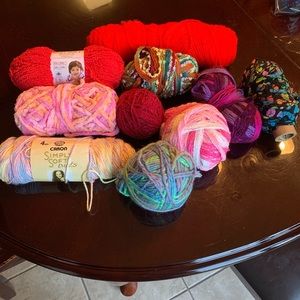 Assorted yarn lot
